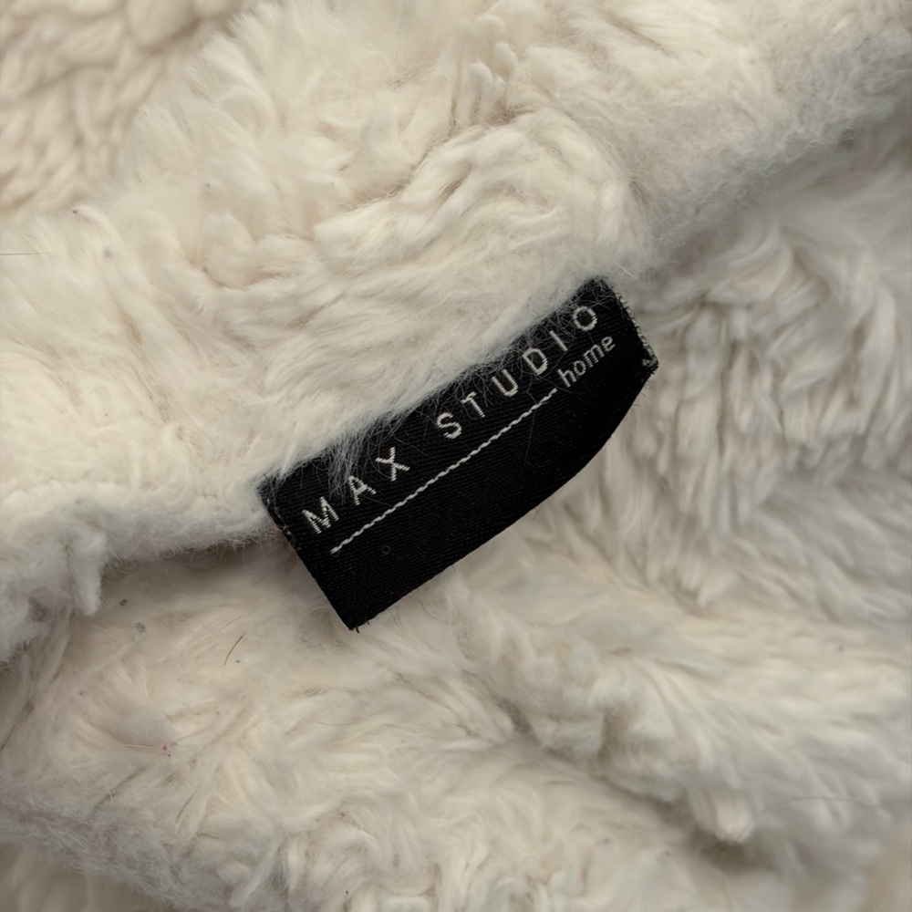 Max Studio Home Cream Flufft Blanket